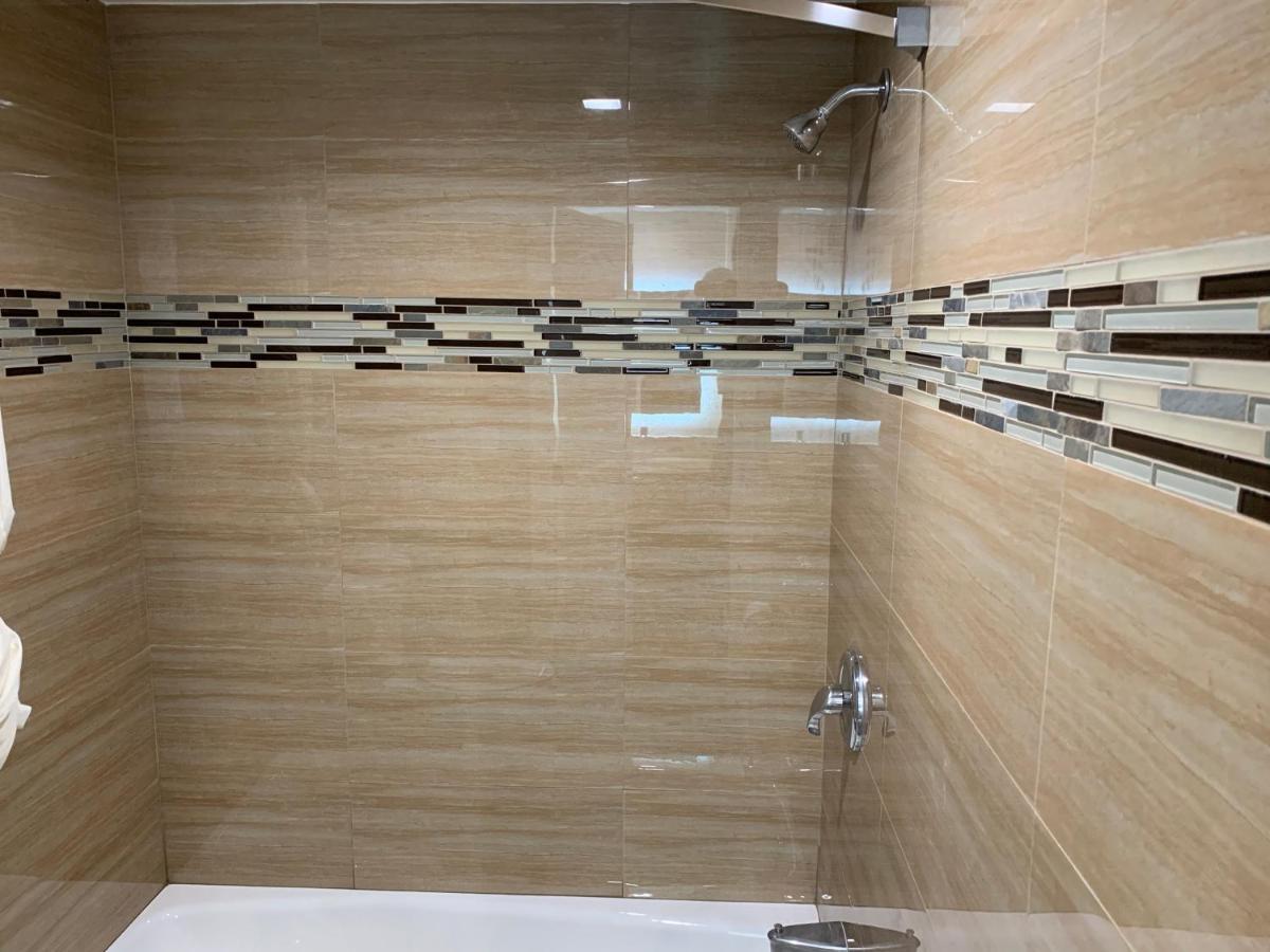 Walnut Inn&Suites West Covina Zewnętrze zdjęcie