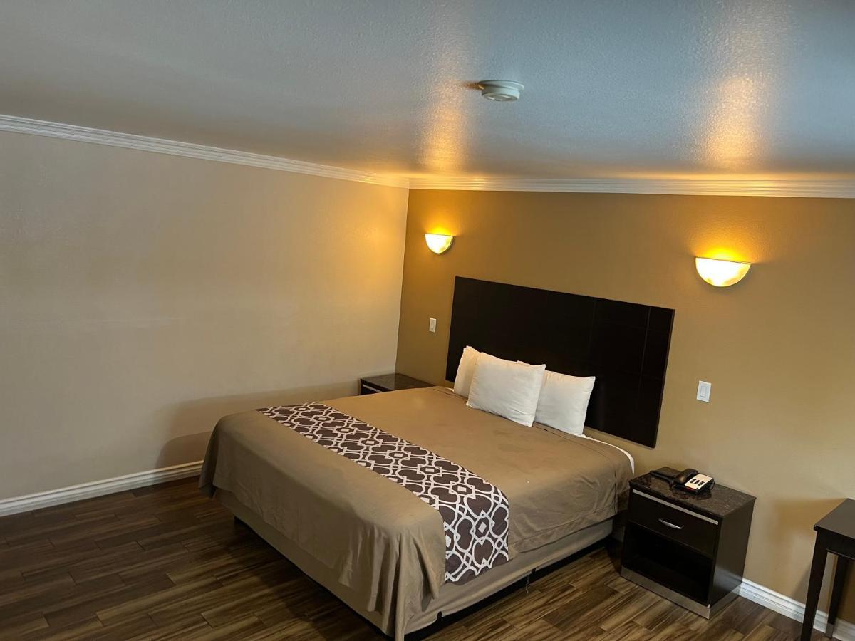 Walnut Inn&Suites West Covina Zewnętrze zdjęcie