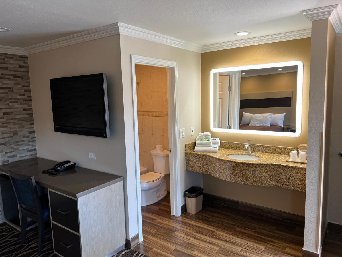 Walnut Inn&Suites West Covina Zewnętrze zdjęcie