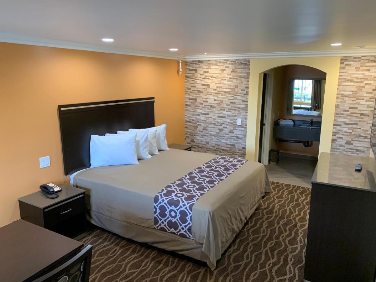 Walnut Inn&Suites West Covina Zewnętrze zdjęcie