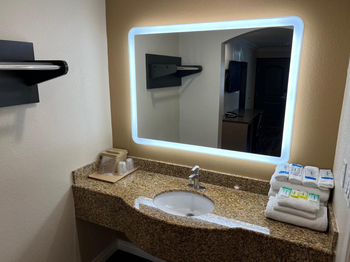 Walnut Inn&Suites West Covina Zewnętrze zdjęcie