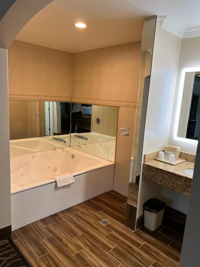 Walnut Inn&Suites West Covina Zewnętrze zdjęcie