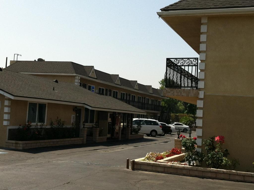 Walnut Inn&Suites West Covina Zewnętrze zdjęcie