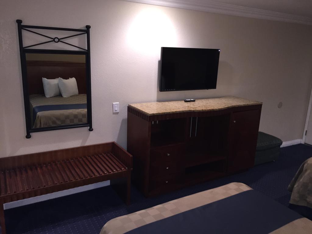 Walnut Inn&Suites West Covina Zewnętrze zdjęcie