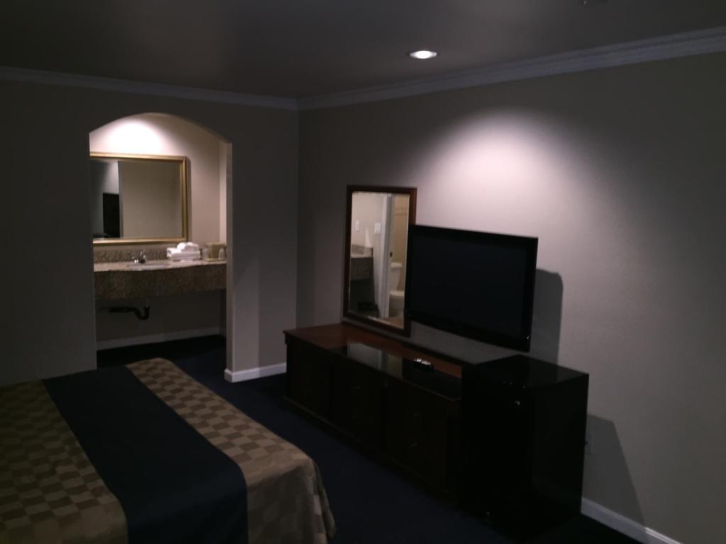 Walnut Inn&Suites West Covina Zewnętrze zdjęcie