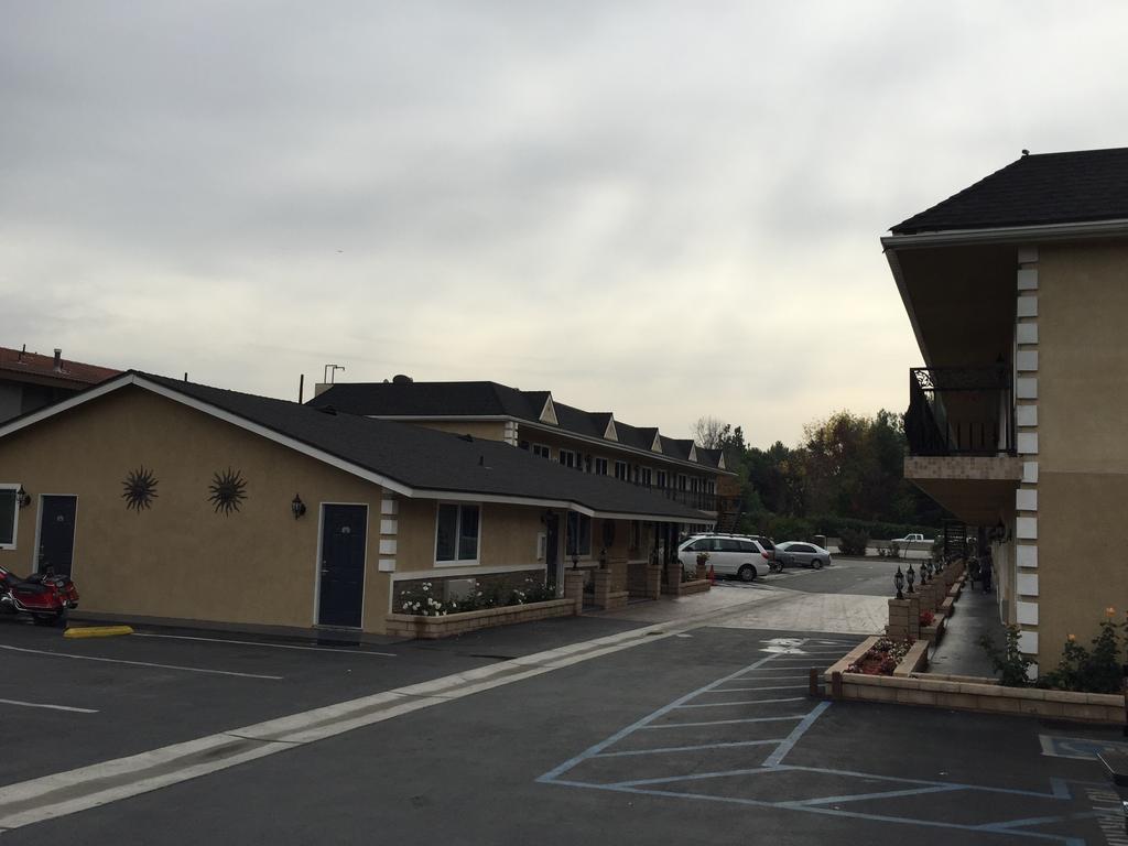 Walnut Inn&Suites West Covina Zewnętrze zdjęcie