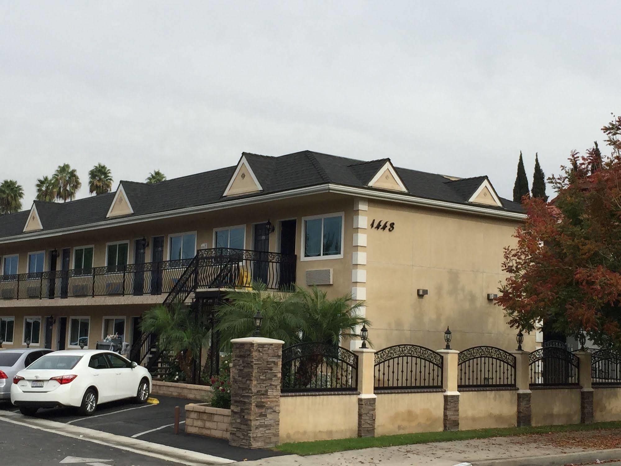 Walnut Inn&Suites West Covina Zewnętrze zdjęcie