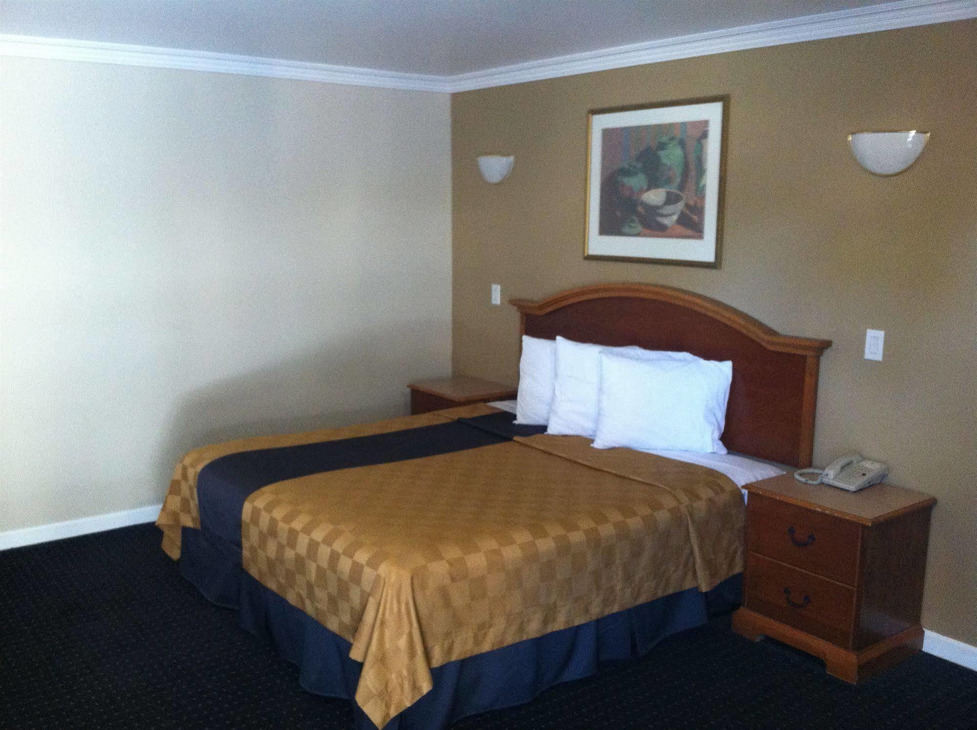Walnut Inn&Suites West Covina Zewnętrze zdjęcie