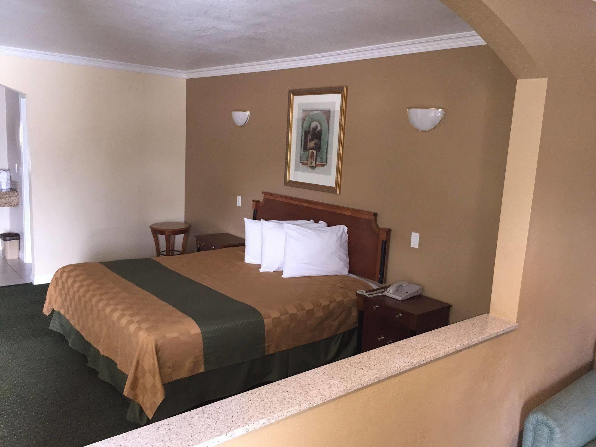 Walnut Inn&Suites West Covina Zewnętrze zdjęcie