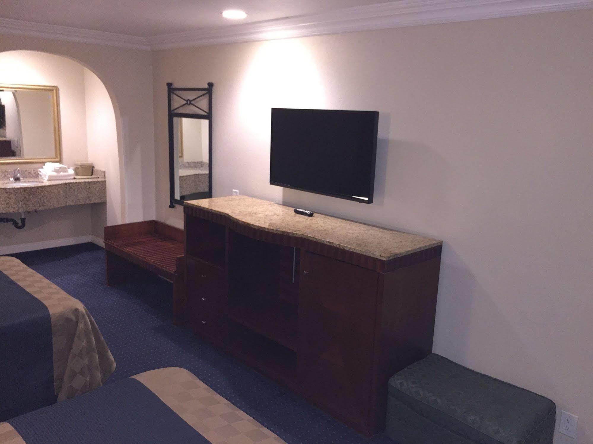Walnut Inn&Suites West Covina Zewnętrze zdjęcie