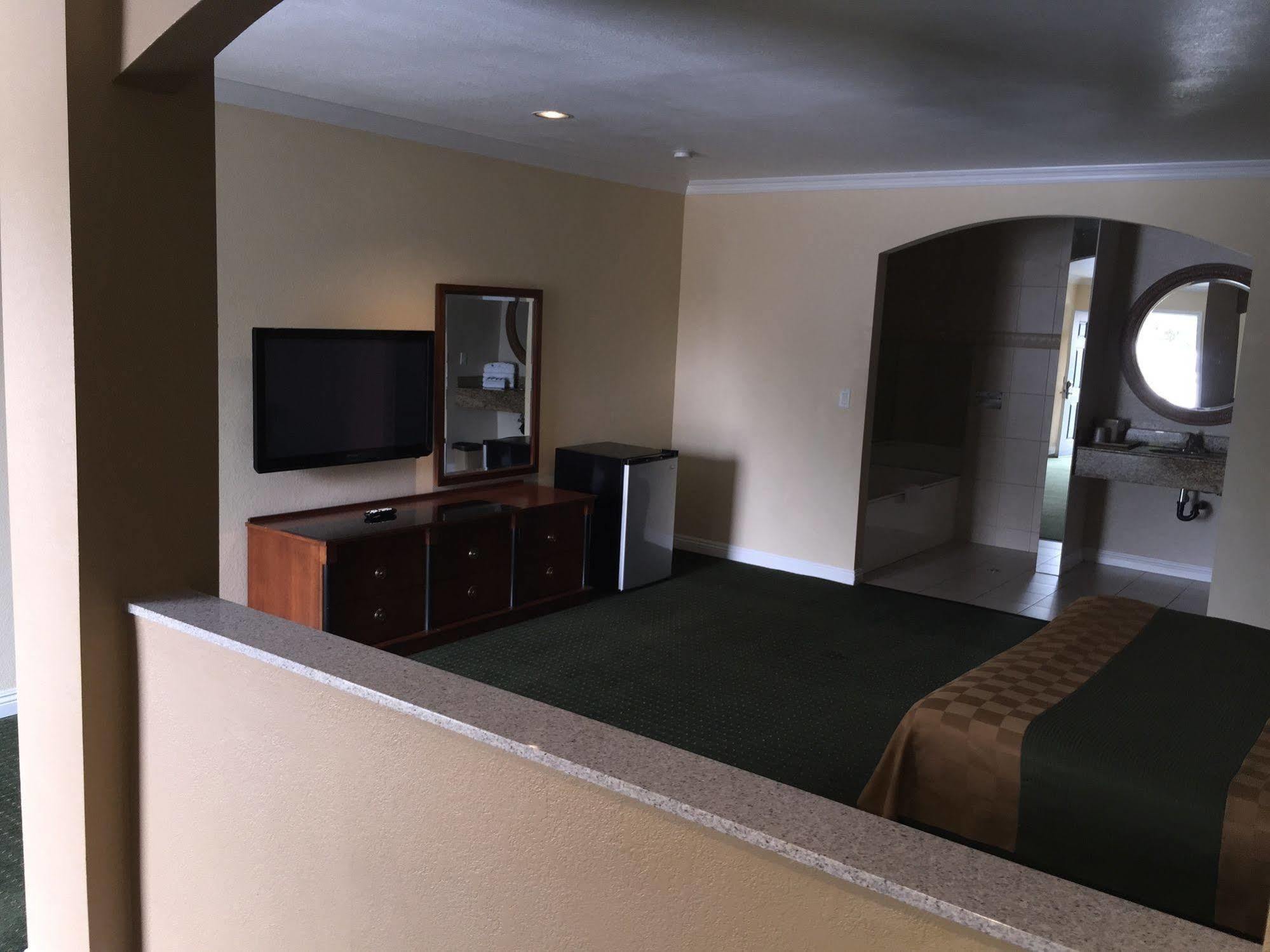 Walnut Inn&Suites West Covina Zewnętrze zdjęcie