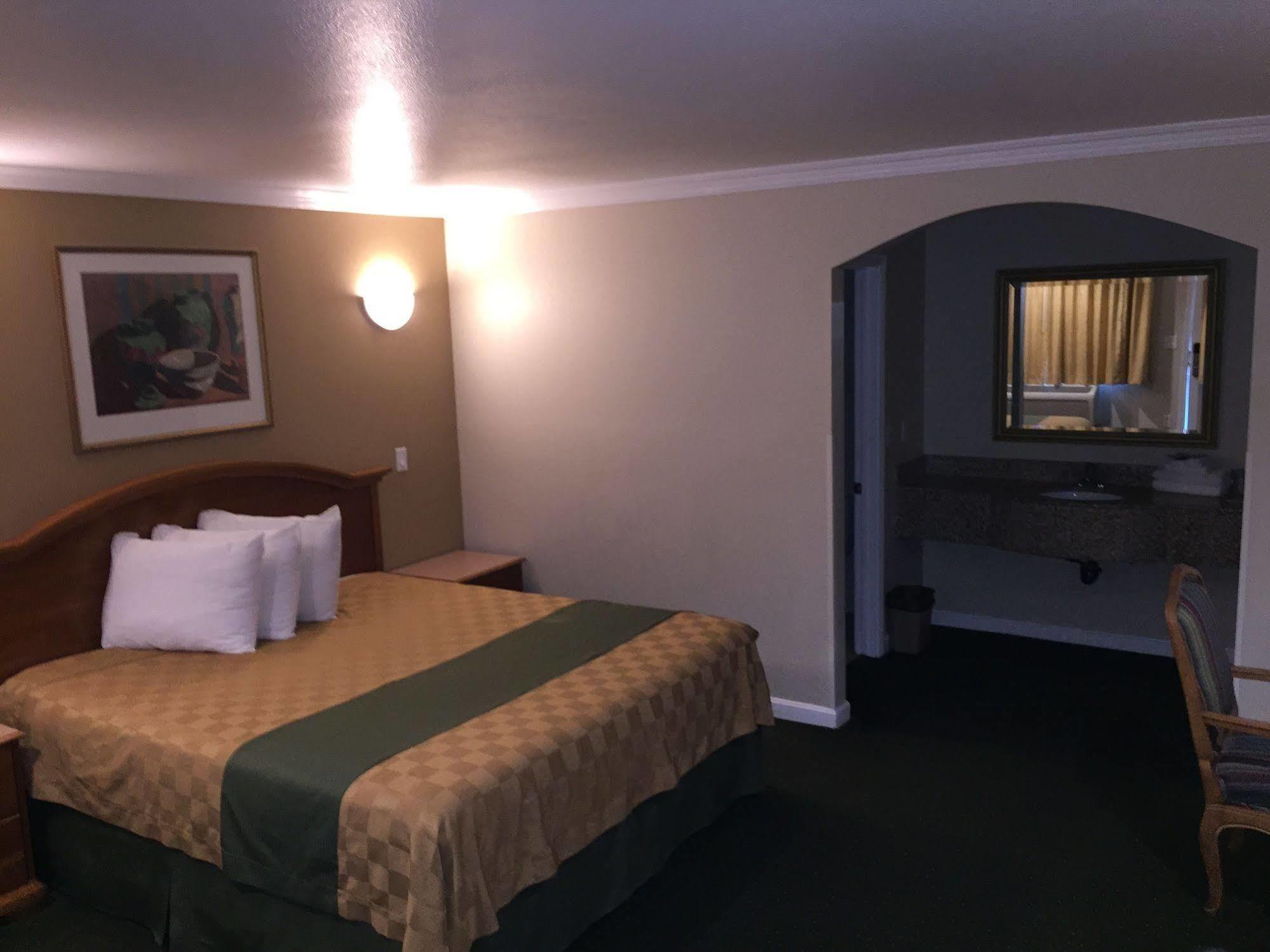 Walnut Inn&Suites West Covina Zewnętrze zdjęcie