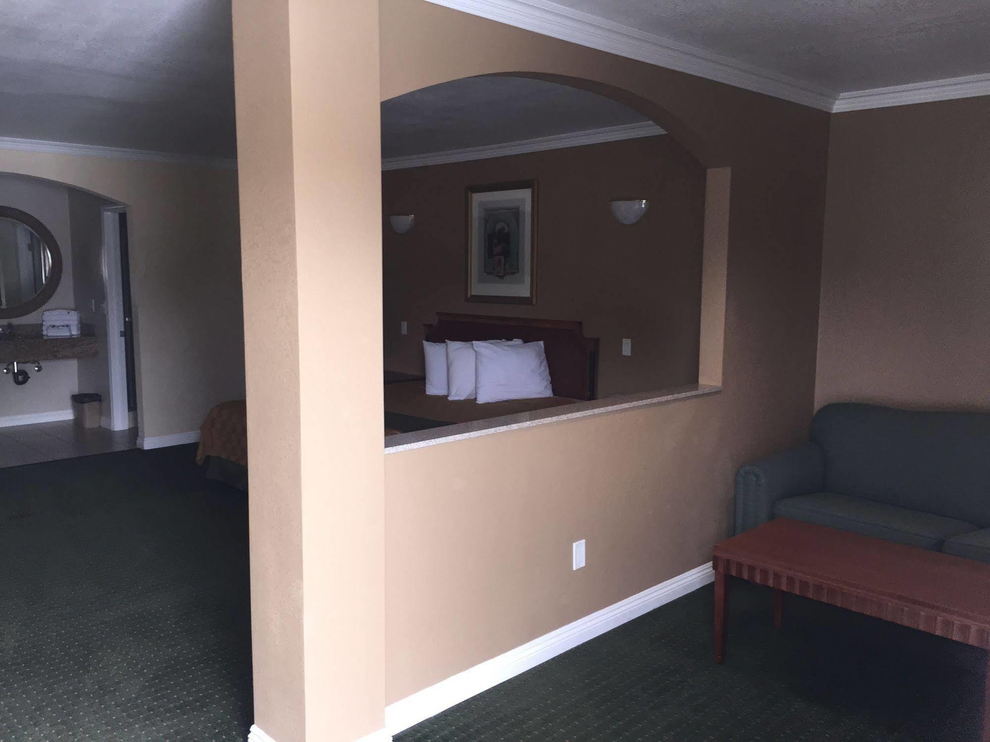 Walnut Inn&Suites West Covina Zewnętrze zdjęcie