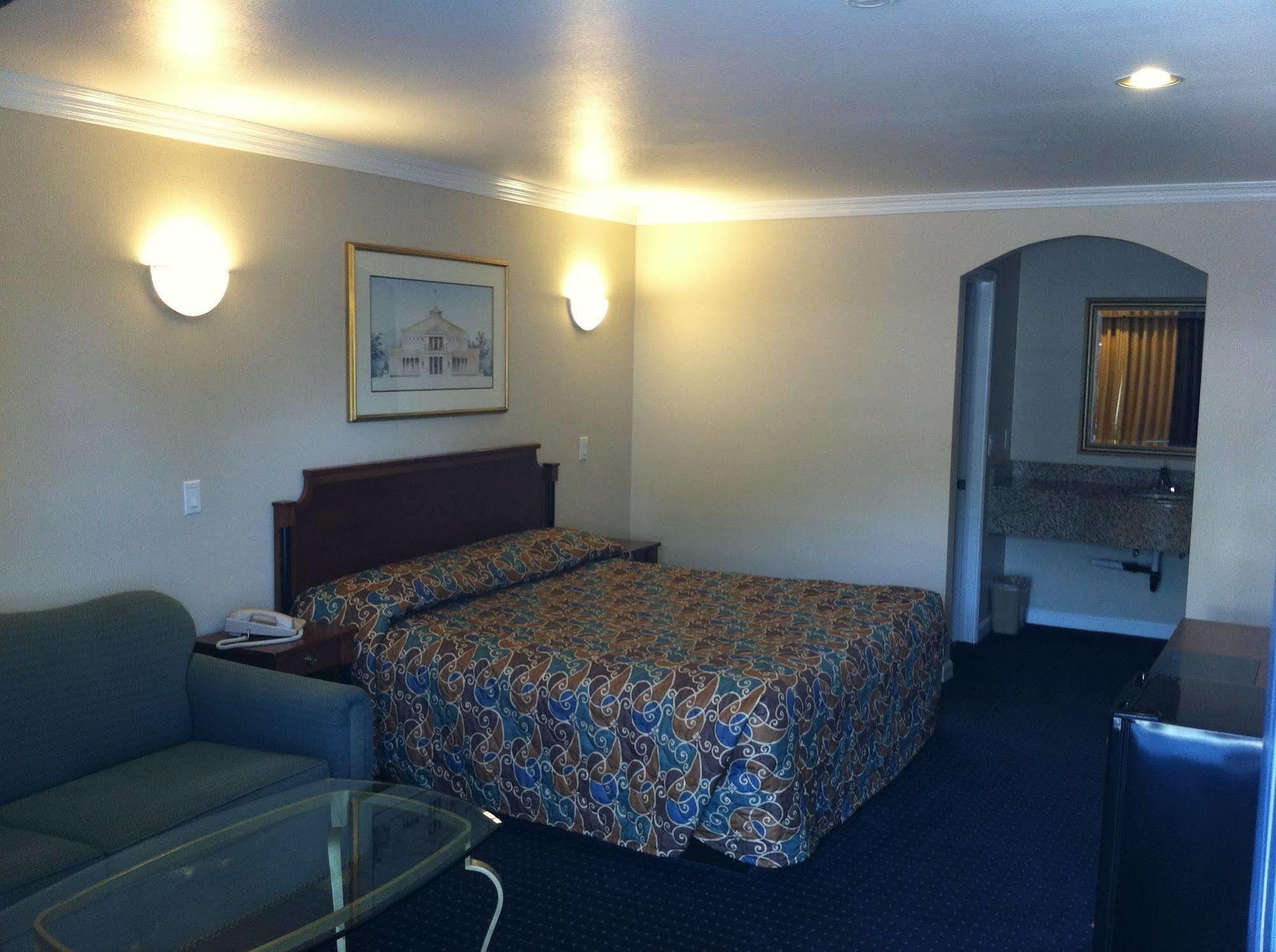 Walnut Inn&Suites West Covina Zewnętrze zdjęcie