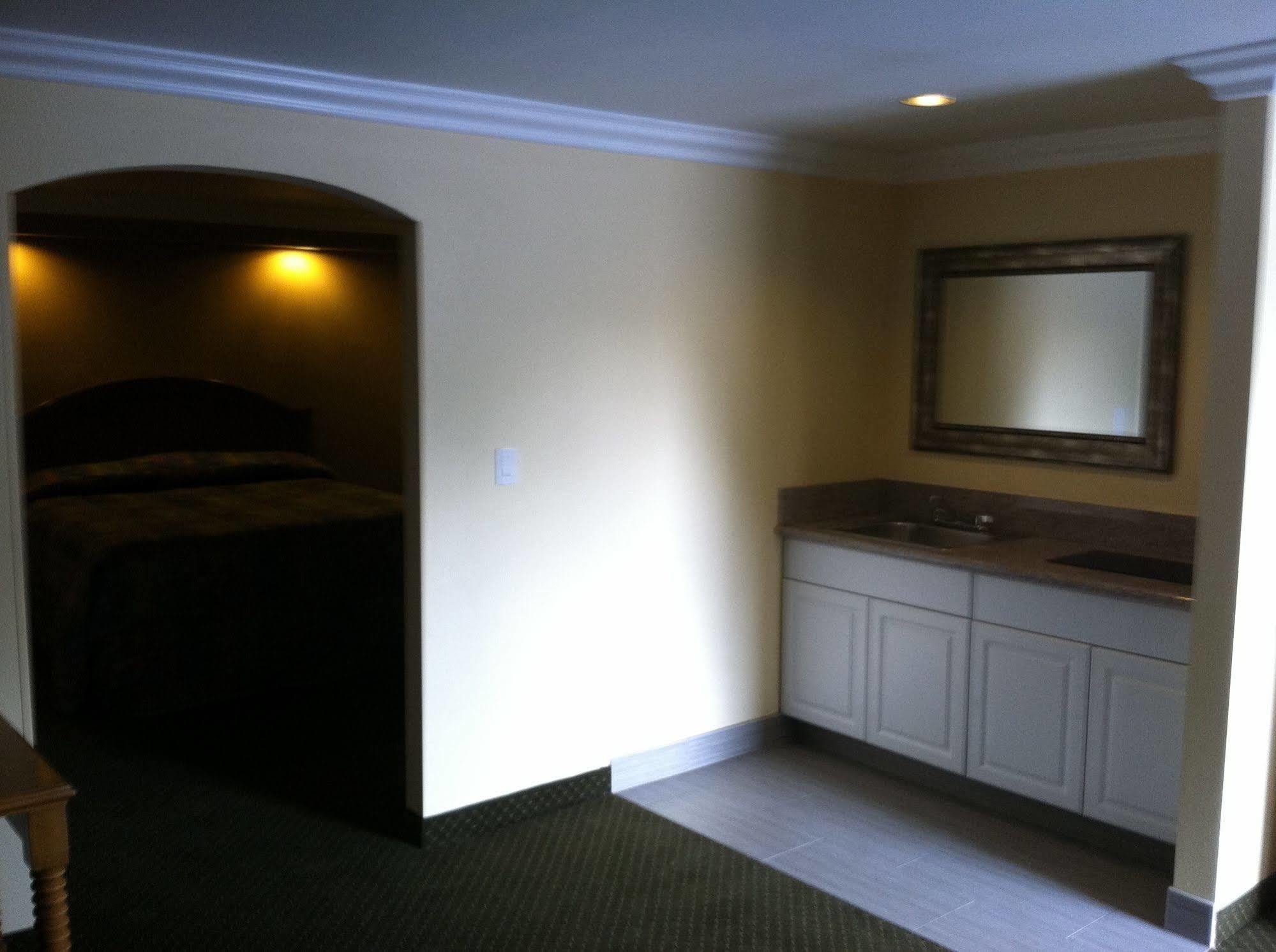 Walnut Inn&Suites West Covina Zewnętrze zdjęcie